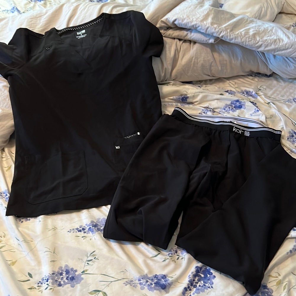 KOI scrubs